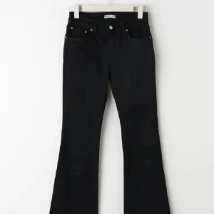 Svarta jeans  - nypris 499