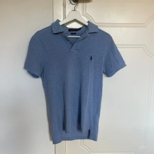 Ralph lauren pike  - Säljer min Ralph lauren pike då den inte används. Skick 8/10. Skriv för mer bilder. Kan gå ner i pris vid snabb affär 