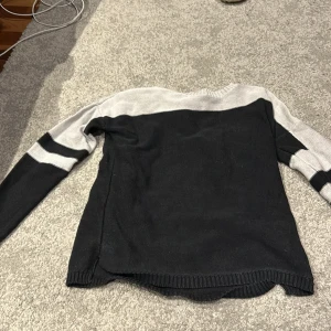 Tjock tröja  - En tjocktröja i storlek S