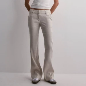 Nelly linnebyxor  - Kostym linnebyxor från Nelly. Ord pris 499kr. I perfekt skick och helt ny eftersom jag råka beställa två par. Prislappen fortfarande kvar!😊passar även 36 