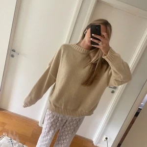 Stickad tröja  - Fin stickad tröja.  