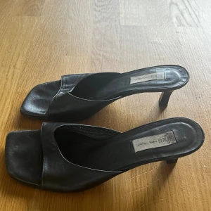 Black kitten heels - Black kitten square toe heels 