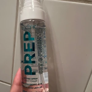 Fixing spray - En helt ny set&finish spray från technic, säljer då den aldrig kommit till användning då jag har andra💕 hör av er vid frågor