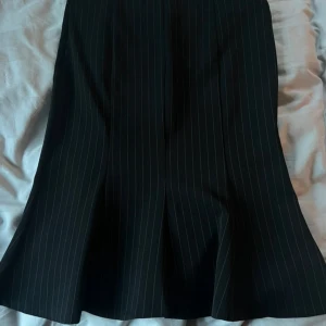 Randig kostymkjol - Superbra kvalitet, som ny.