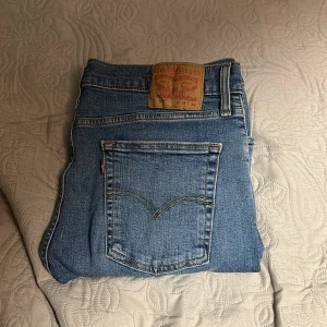 Levis Byxa Ljusblå (Herr) - Levis Byxa i färgen ljusblå!  Strl: W34 L32