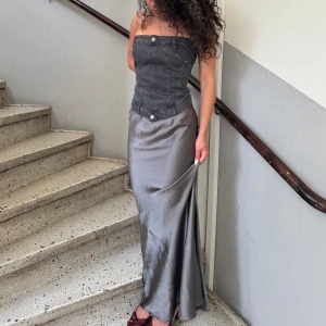 Denim topp från zara - En jeans topp från zara i storlek M, oanvänd.🩶 Kjolen är också till salu, kolla in min profil.