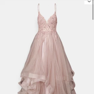 Mintgröna balklänning  - Använd en gång 