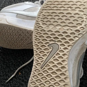 Nike skor  - Nike skor bra för gym och träning. Har haft dem i 6 månader. Kontakta för mer info🔥🔥