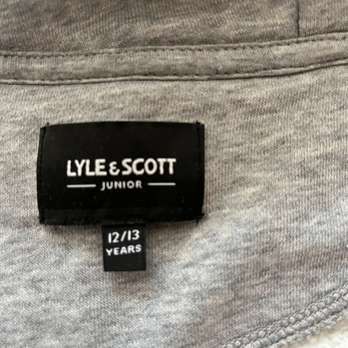 Grå Lyle & Scott hoodie - 92