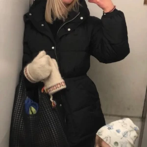 Vinterjacka - Jättefin jacka från bikbok!! Lånade bilder💕