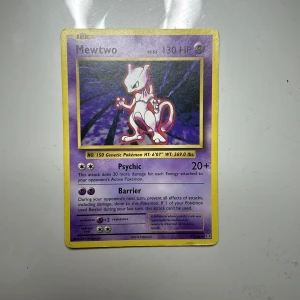 Mewtwo (EVO 51) Evolutions - Mewtwo (EVO 51) Evolutions pokemon kort. Relativt bra skick