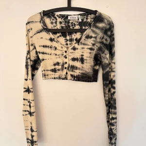 Long sleeve crop top - Använd 1 gång, nyskick. 