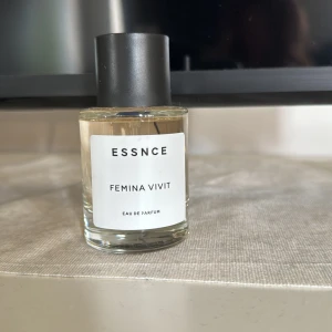 Parfym - Essnce 