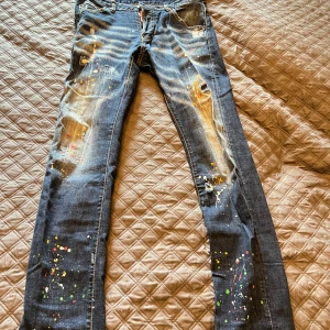 Dsquared2 jeans - Storlek 48 (s/m)