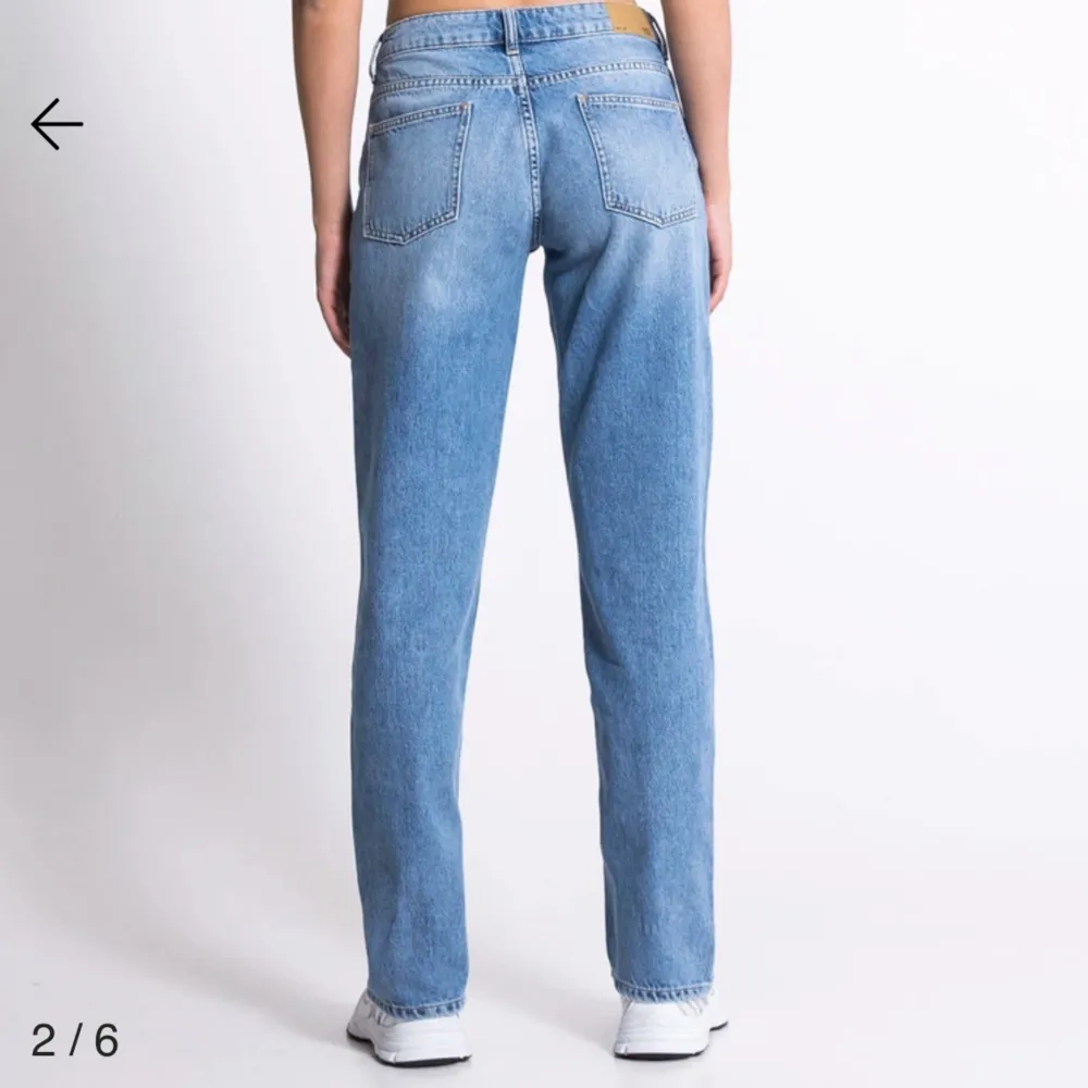 Heej, jag säljer dessa jeansen från lager 157 i modellen Icon. Jag säljer då jag inte får användning av de, nyskick. Köpta för 400 kr men säljer för 150 kr!!💕💕. Jeans & Byxor.