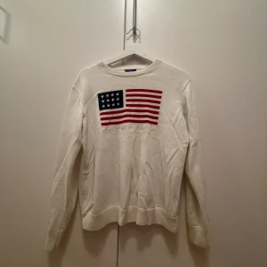 amerika stickad gant tröja🇺🇸 - jag säljer denna stickade gant tröja för att jag inte haft användning för den💕 Tröjan 15 år 17Ocm men går att använda som xs/ s också💞 