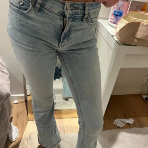 Low Waist bootcut jeans - Jeans från Gina, använda några gånger därav priset. Köpt för 500kr