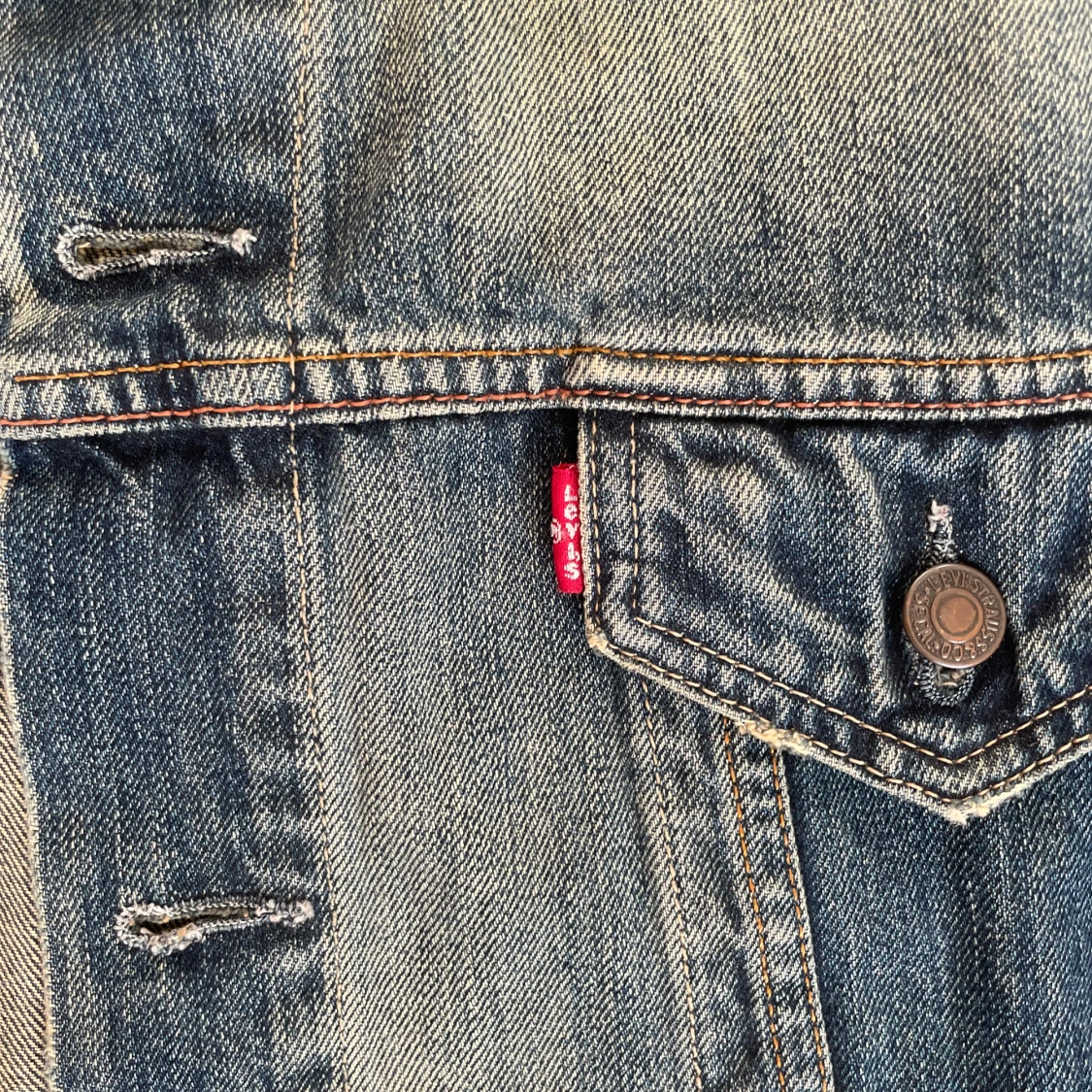 Vintage Levi’s croppad jeansjacka med tryckt - 91