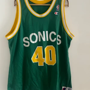 Basketlinne - Seattle SuperSonics #40 Shawn Kemp Strl 48 (uppskattningsvis L i verkligheten) 