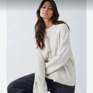 Stickad tröja - Super fin stickad tröja!! Knappt använd. 