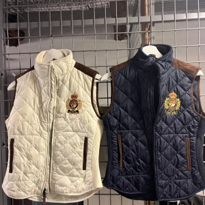 Ralph Lauren väst - Två olika västar från Ralph Lauren. Oanvända, ena med prislapp kvar. Storlek S. Obs man behöver ej köpa båda 