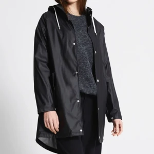 Regnjacka  - Knappt använd nypris 300kr, hör av er vid intresse eller funderingar 💖