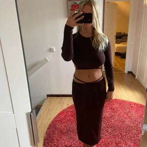 Suuuperfint set - Sååå fint set som tyvärr blivit lite för litet. Storlek 36. Kan sälja separat.