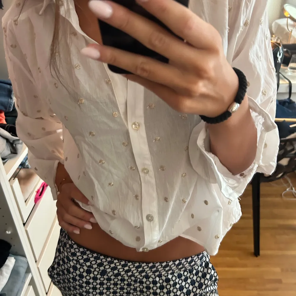 Blus från zara!! 💖💖 superfin har bara för många liknande . Blusar.