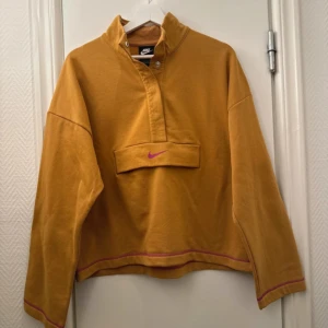 sweatshirt  - sweatshirt från nike!