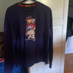 Hoodie  - Hoodie jag inte använder längre, i fint skick 