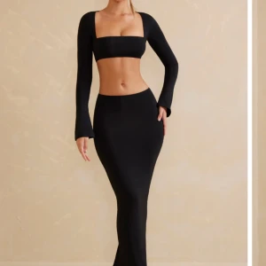 Oh Polly set - Slutsåld på hemsidan, i storlek M. Jag är 175cm, knappt använt🤍