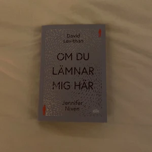 Boken om du lämnar mig här - En bok jag köpte på bokrean förra året men bara inte läst. Ska vara väldigt bra! Inte rörd och helt oläst. 