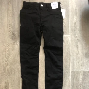 Fodrade jeans  - Fodrade jeans helt nya har endast provat. Säljer för jag inte använder den och de är förliten. Skinny fit jeans. Priset kan diskuteras 