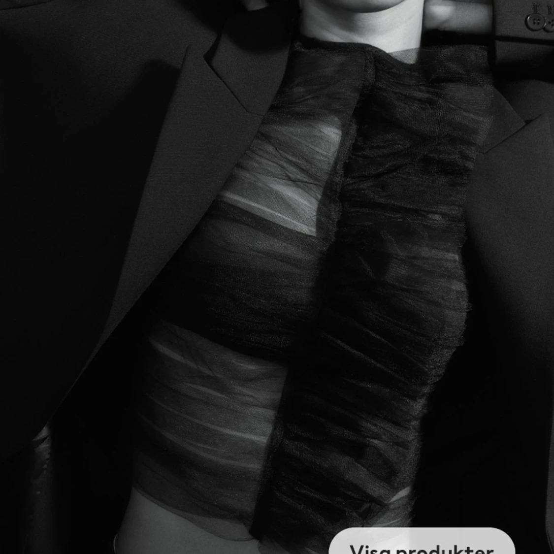 En svart festtopp i tyll - 91