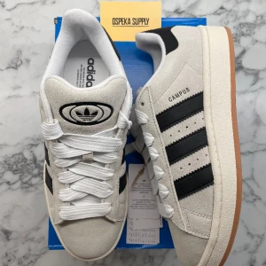 Adidas Campus 00s Crystal White - Helt nya och oanvända Adidas Campus 00s Crystal White. Storlek 40 2/3.   Skicka ett meddelande vid frågor.