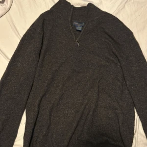 Joseph & Lyman - Cashmere tröja säljes i bra skick  Storlek M