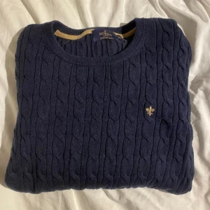 Morris  - Säljer nu denna för att den var för liten. Köpt här på Plick för ett bra tag sen. Skriv gärna för mer bilder eller frågor🤟