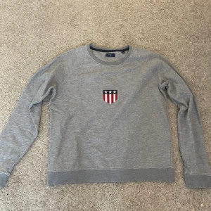 Gant tjocktröja  - Storlek L  Använd men inga fläckar eller hål  Fint skick