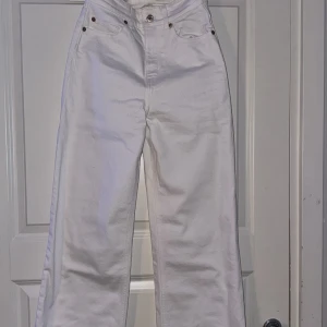 Vita jeans - Vanliga vita jeans från h/m storlek 34/s men passar xs oxå 
