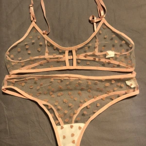 Bralette + trosor  - Helt nya 