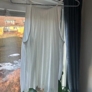 Linne - Fint linne, perfekt till vår/sommar, aldrig använt 