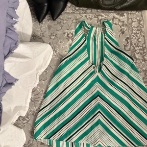 Blus - Supergullig blus, perfekt nu inför vår och sommar🌷