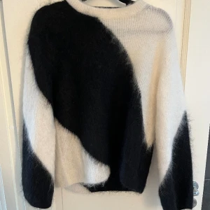 other stories stickad tröja - intressekoll på min other stories tröja💘