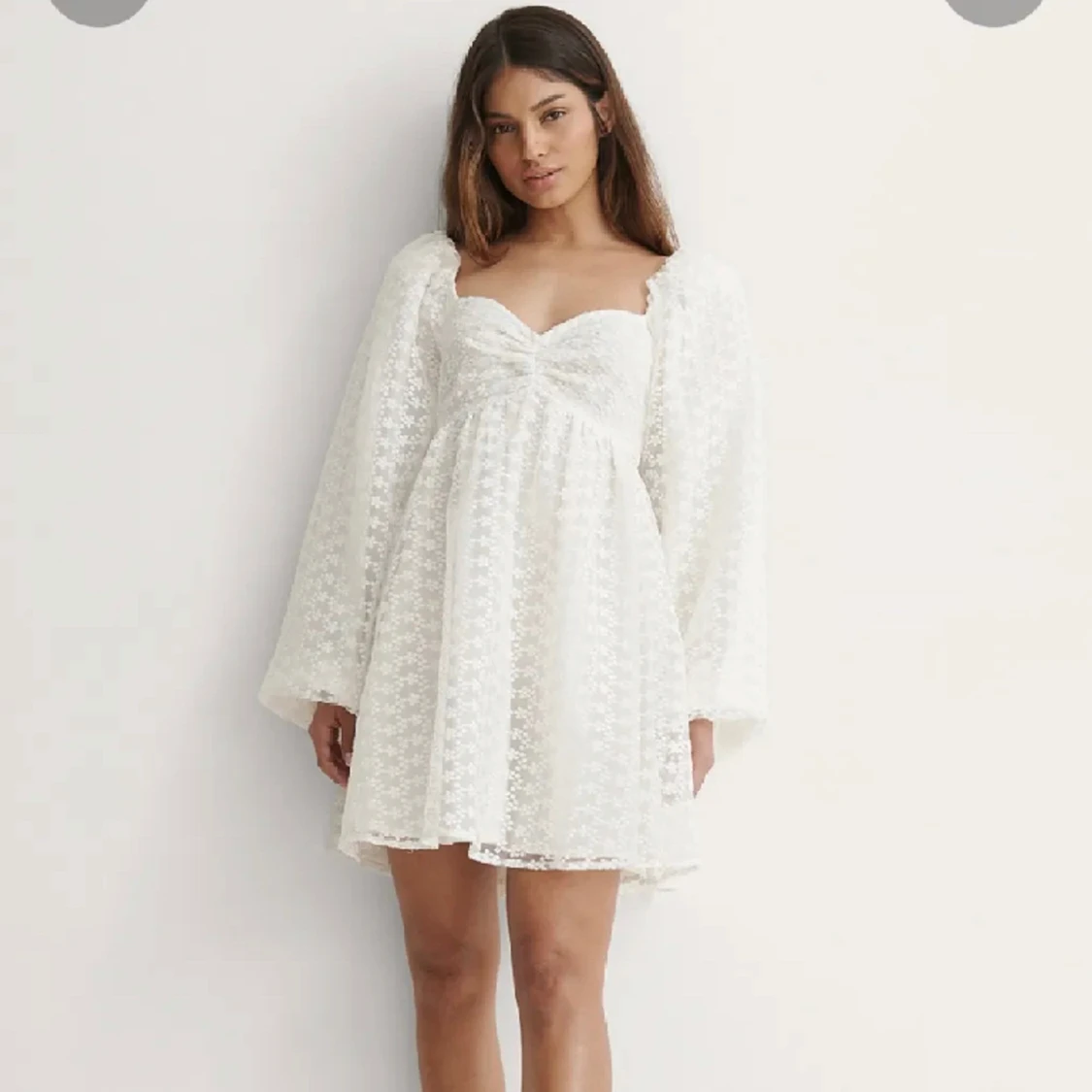 VIT NA-KD KLÄNNING - 91