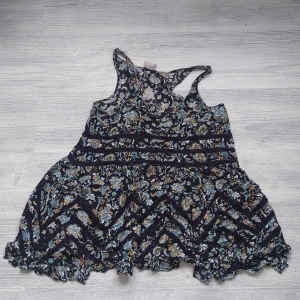 intimately free people  - Överallt tvåfärgad spets