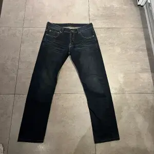 Säljer dessa sjukt fräscha Nudie jeans i storlek 32, mycket bra skick!