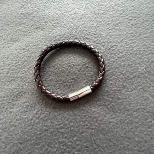 Flätad armband för endast 49kr