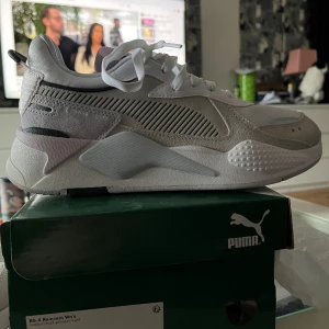 Puma sneakers!  - Nya i sin kartong men kommer inte till användning tyvärr.  Nypris 1200kr 