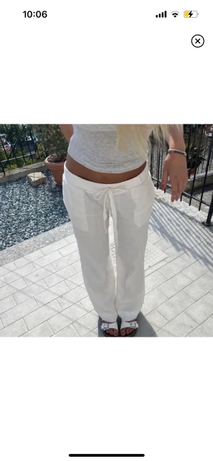 Linnebyxor - Linnebyxor från denovo i nyskick super fina o passar mig i längem som är 170. 