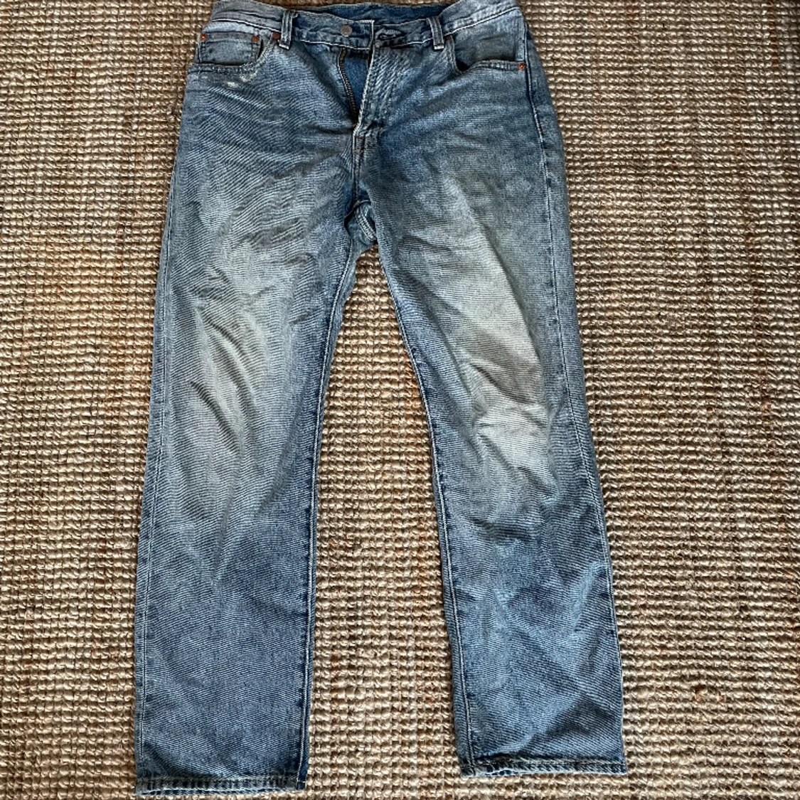 Levis 551